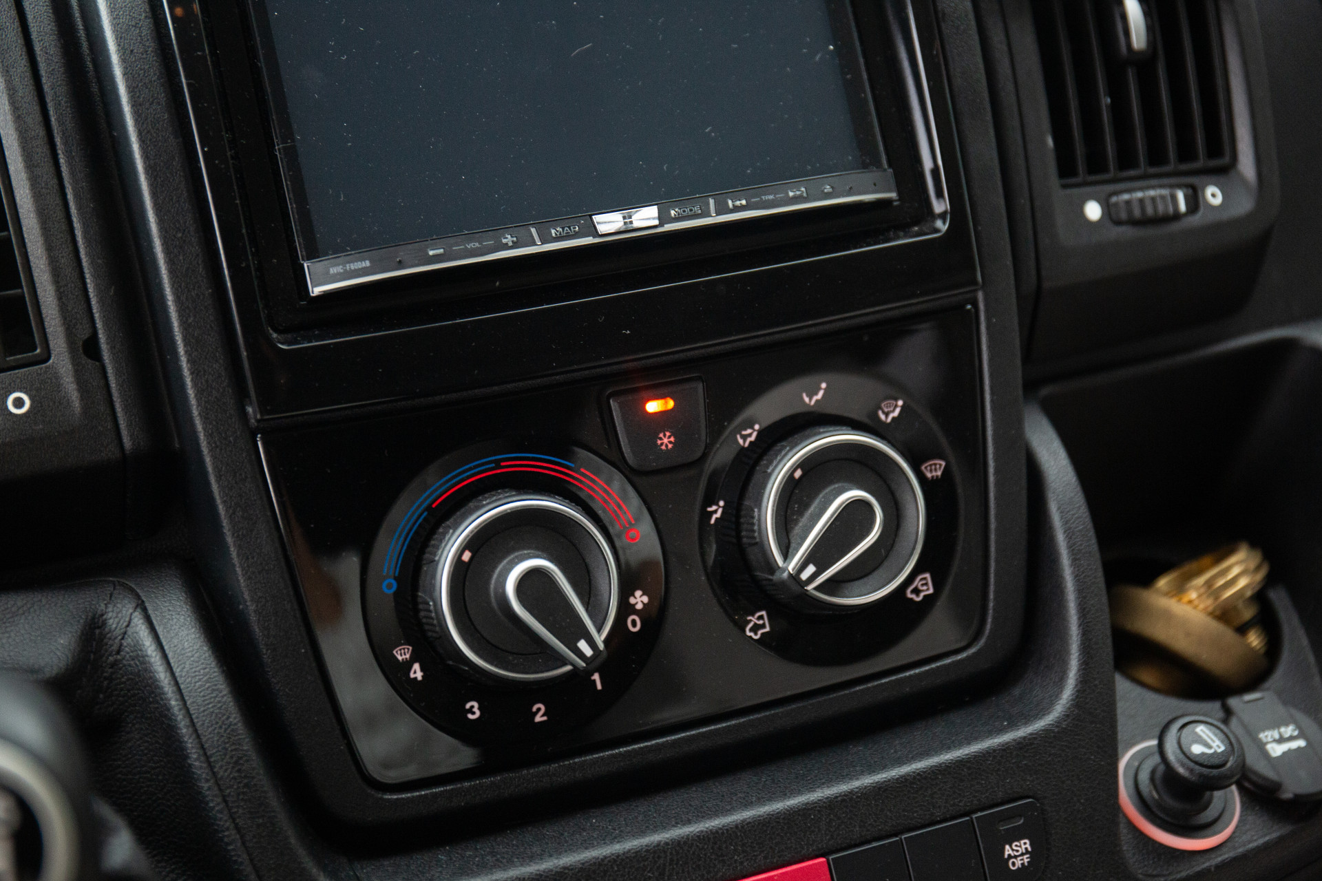 Hoofdafbeelding Karma DEXTER