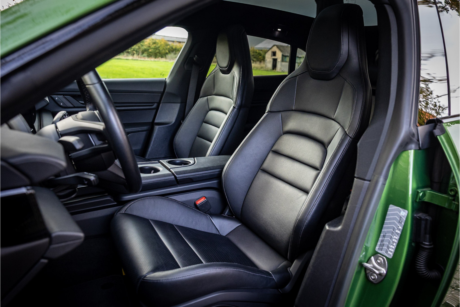 Hoofdafbeelding Porsche Taycan