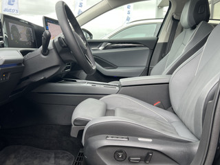 Volkswagen Passat Volkswagen Passat Variant 1.5 eTSI 150 pk Elegance Business Navigatie Panoramadak Trekhaak IQ Light Leder Elek Stoelen + Verwarming + Koeling + Massage 360 Camera Extra Getint Glas Vol Opties BTW Auto MHEV - afbeelding nr 11