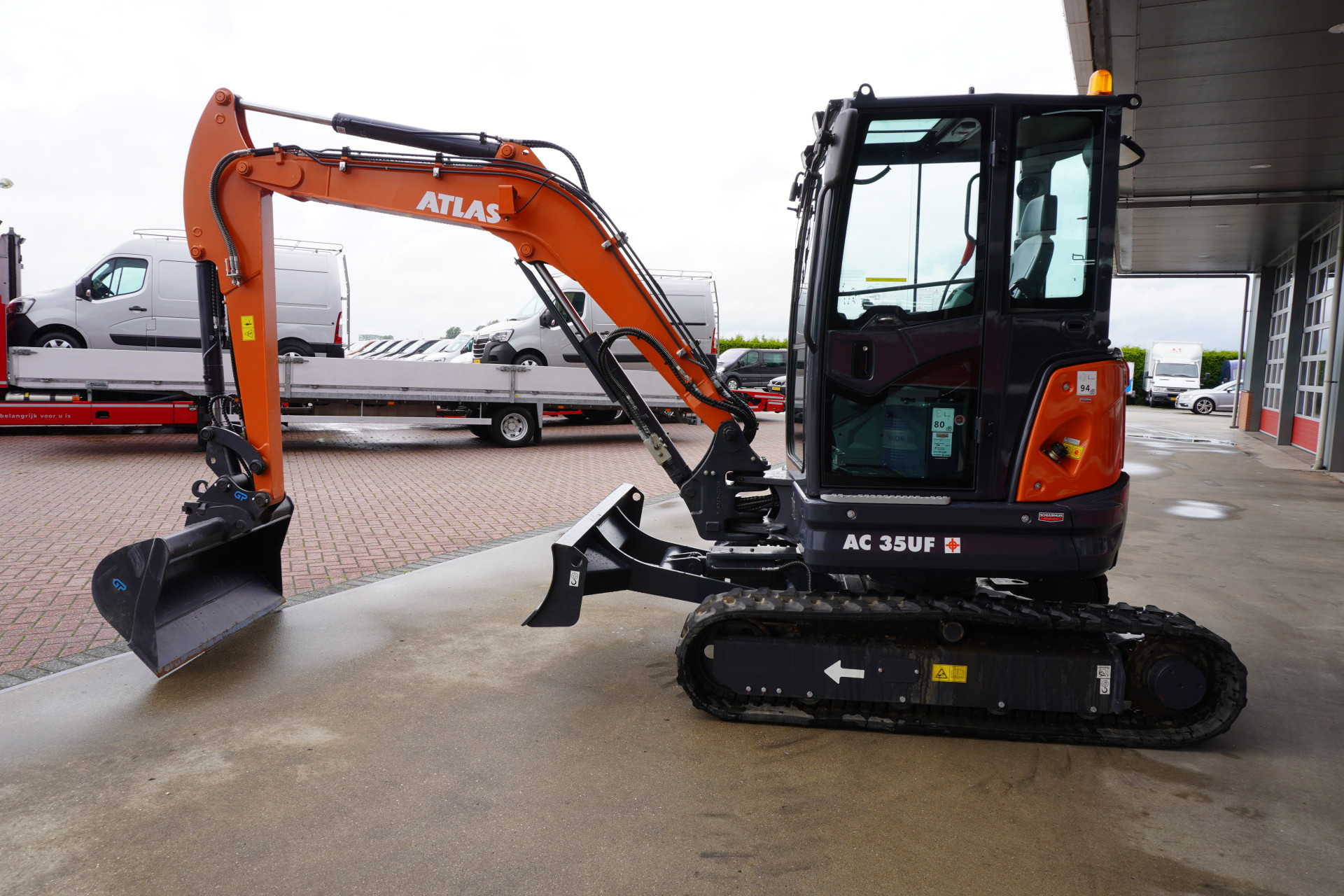Hoofdafbeelding Atlas AC35UF Minigraver 3.85 ton 34 Draaiuren