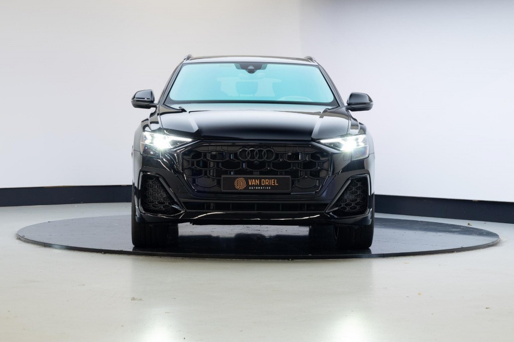 Hoofdafbeelding Audi Q8