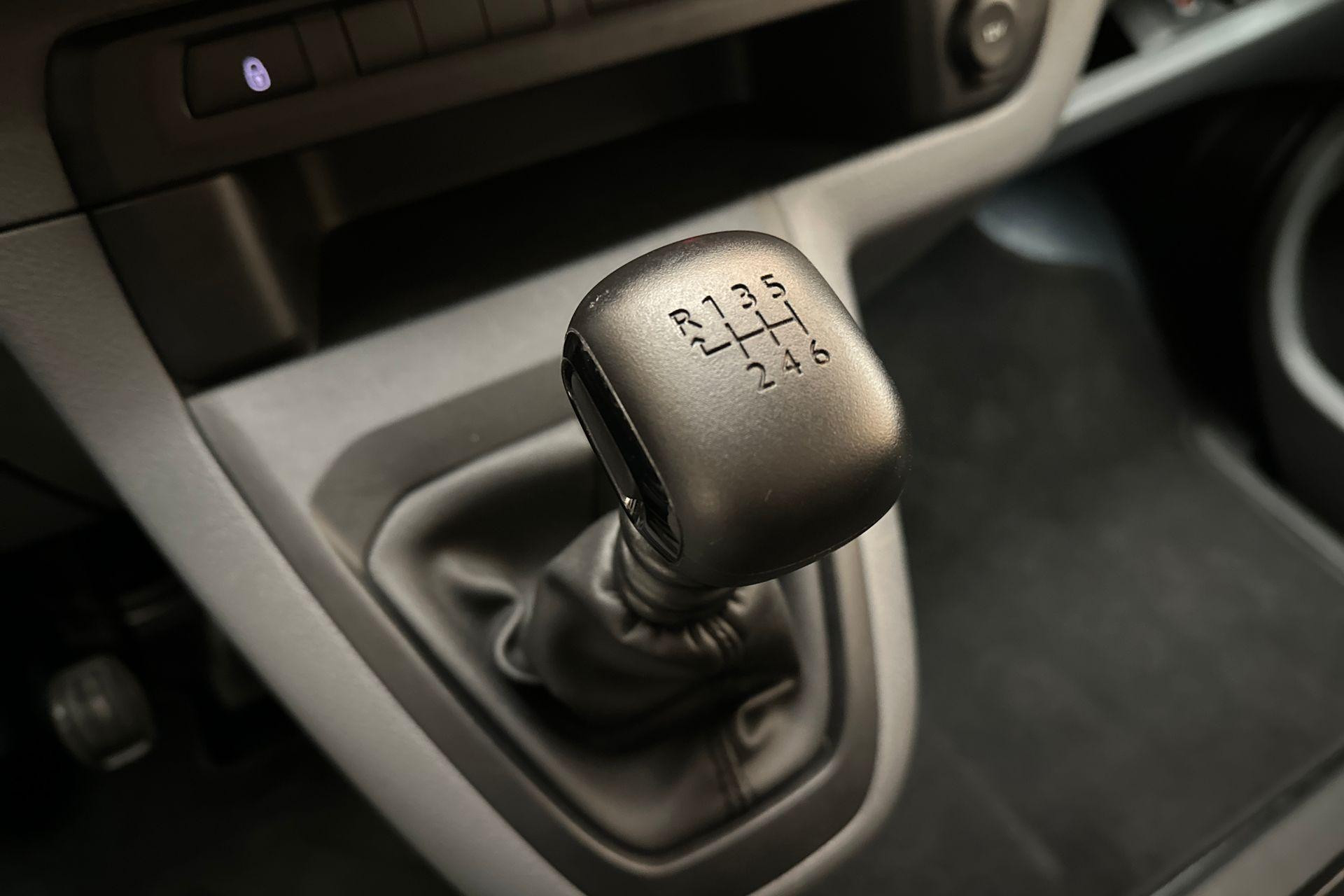 Hoofdafbeelding Peugeot Traveller