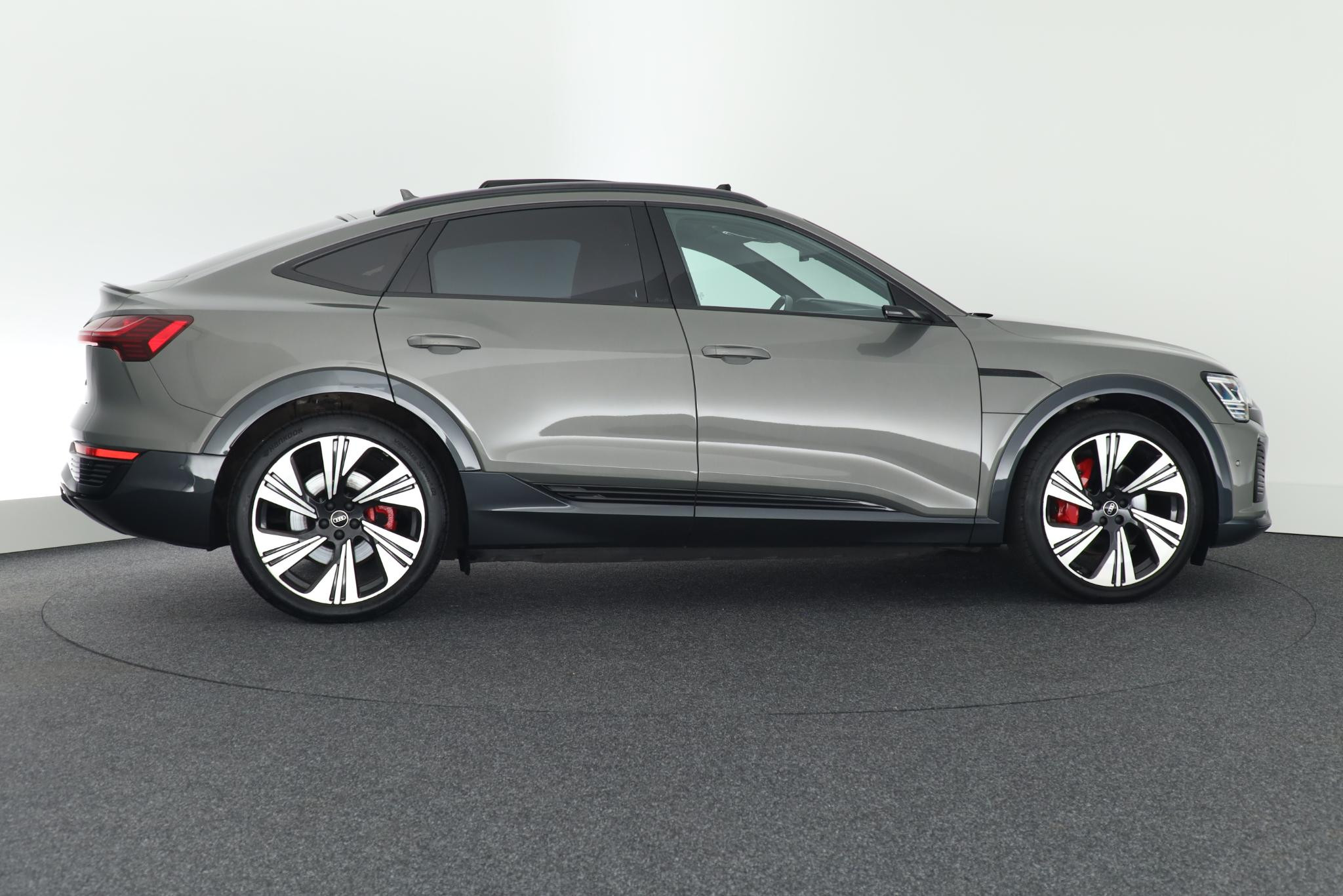 Hoofdafbeelding Audi Q8 Sportback e-tron