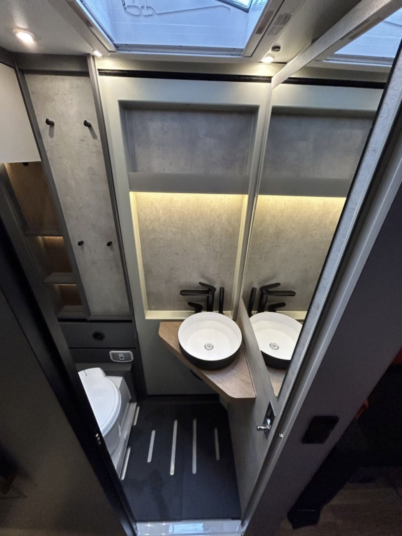 Hoofdafbeelding Niesmann+Bischoff ISmove 7.3F