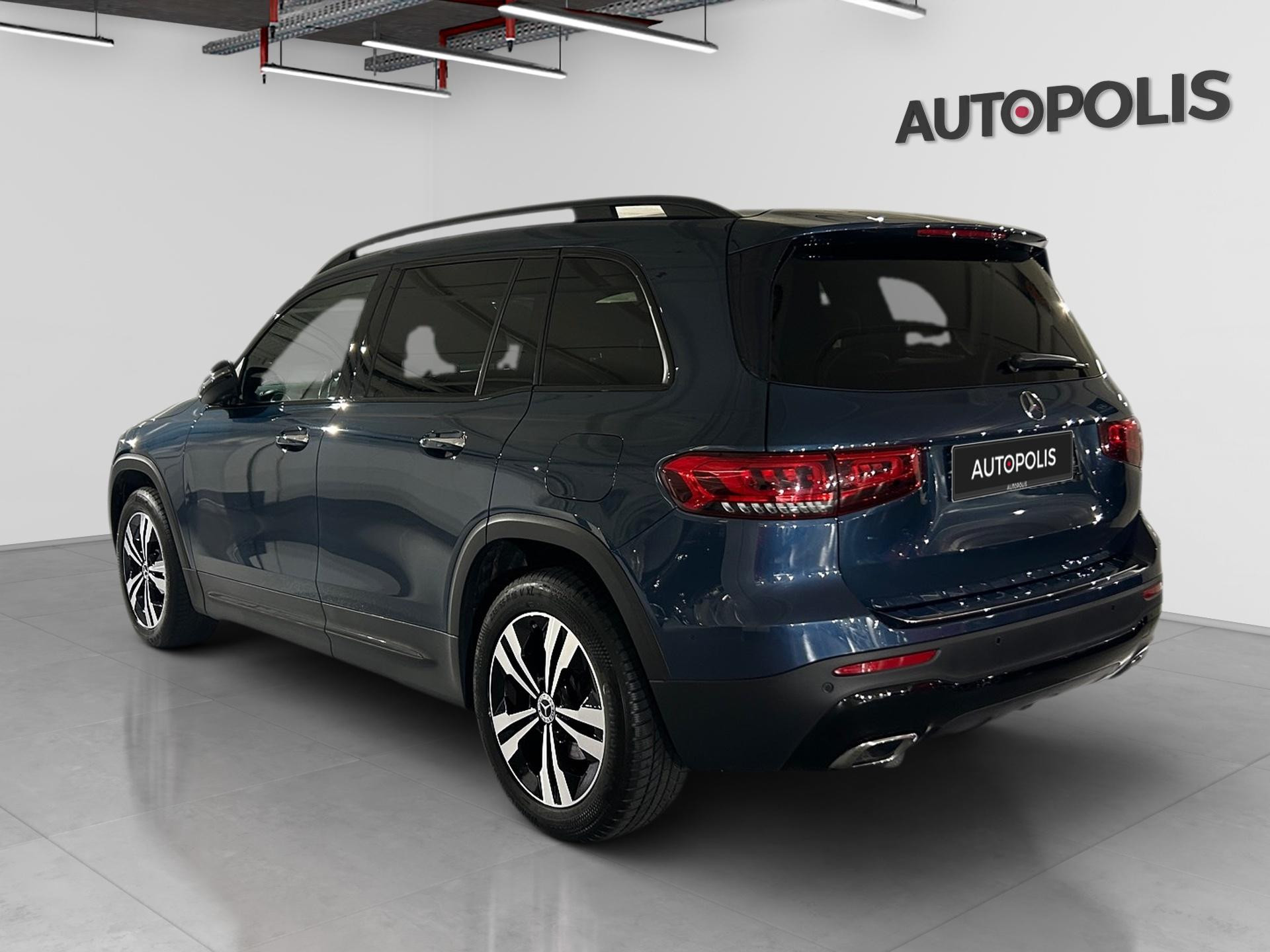 Mercedes-Benz-GLB-image-12