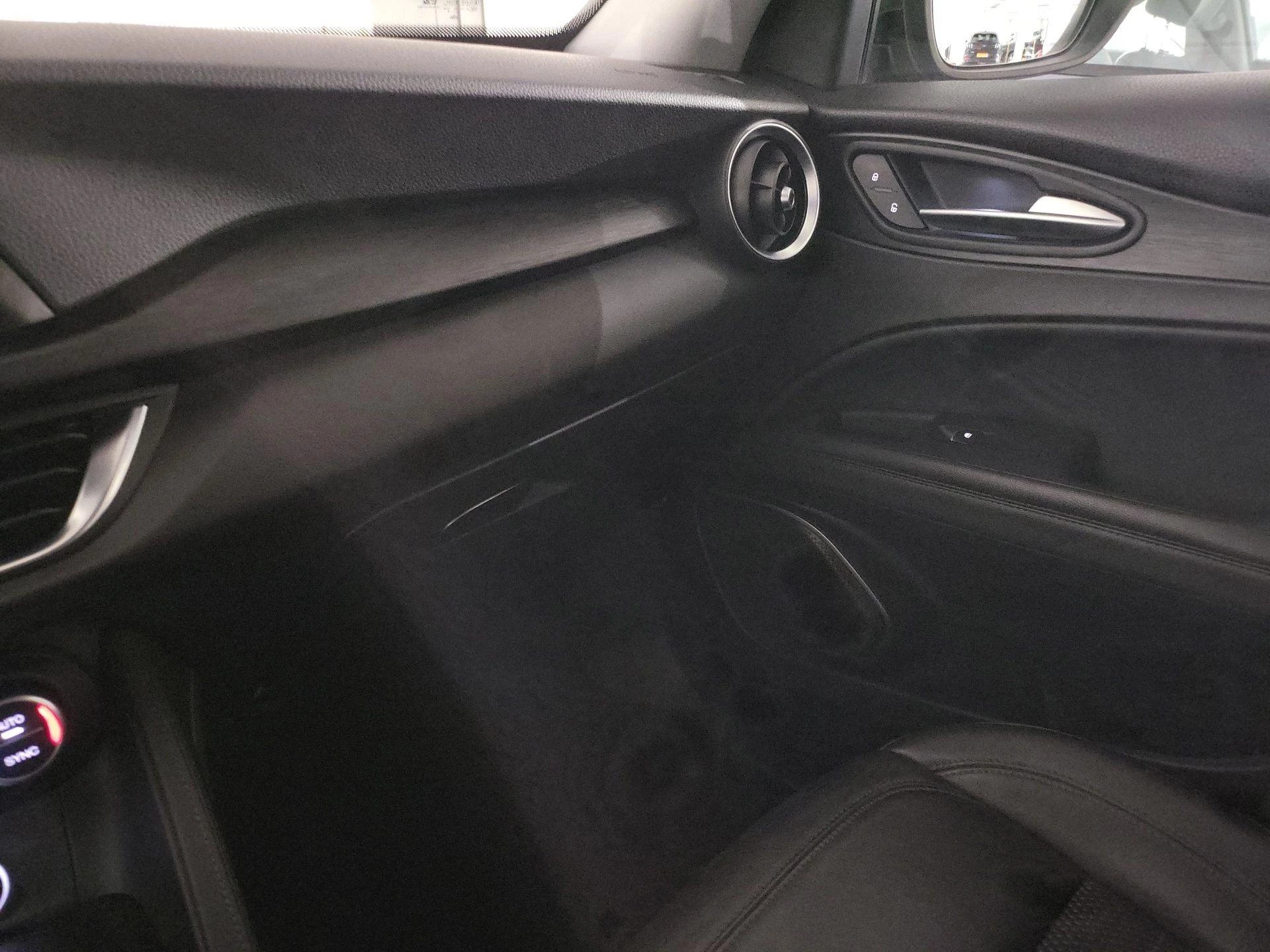 Alfa Romeo-Stelvio-image-19