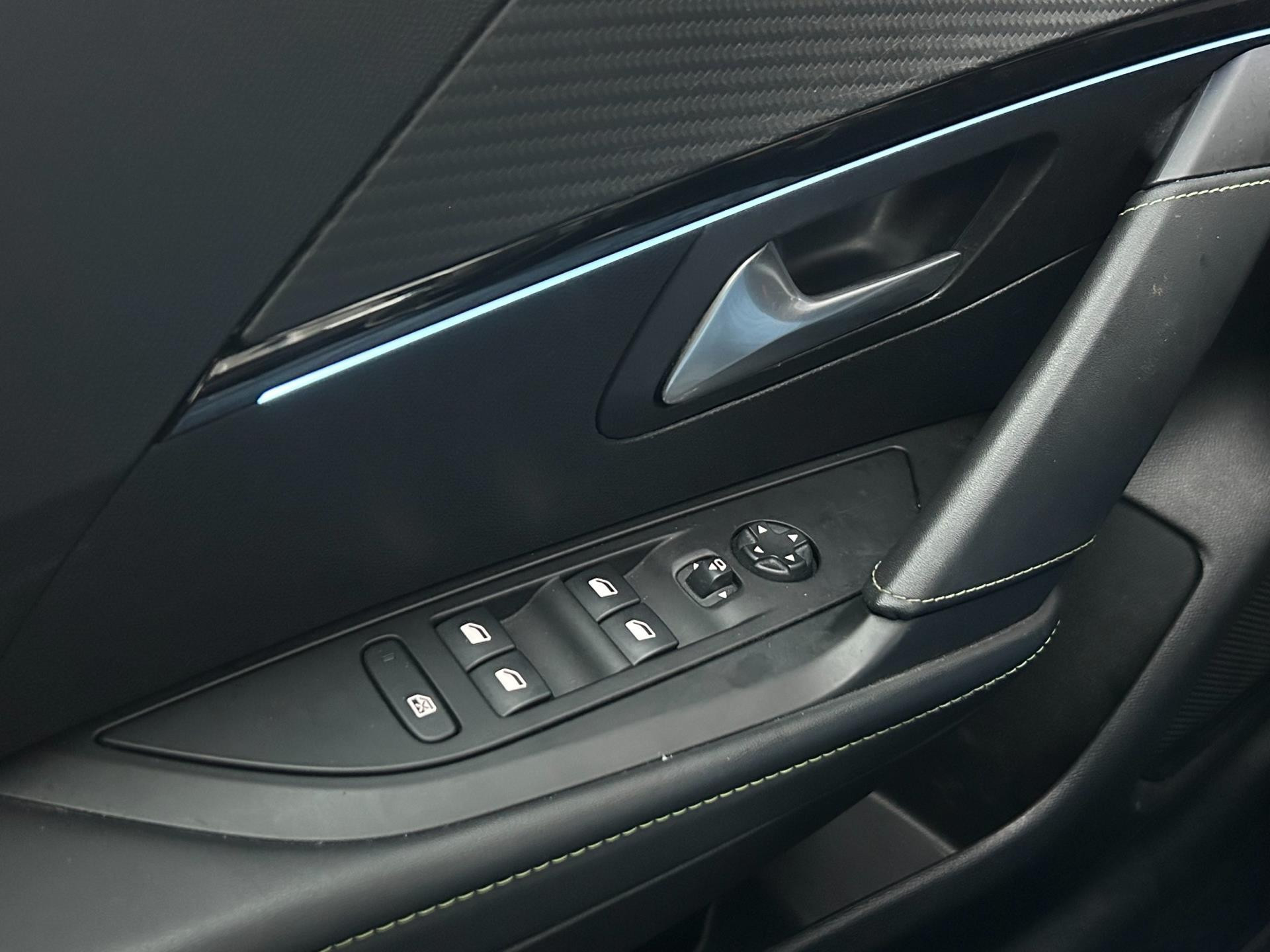 Hoofdafbeelding Peugeot e-208