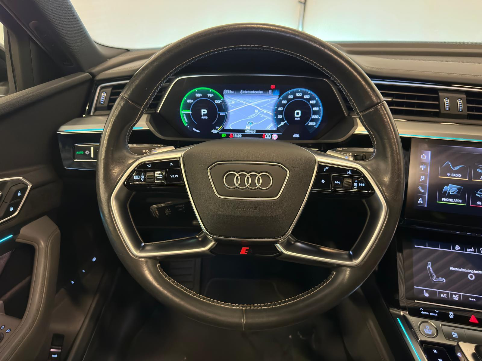 Hoofdafbeelding Audi e-tron