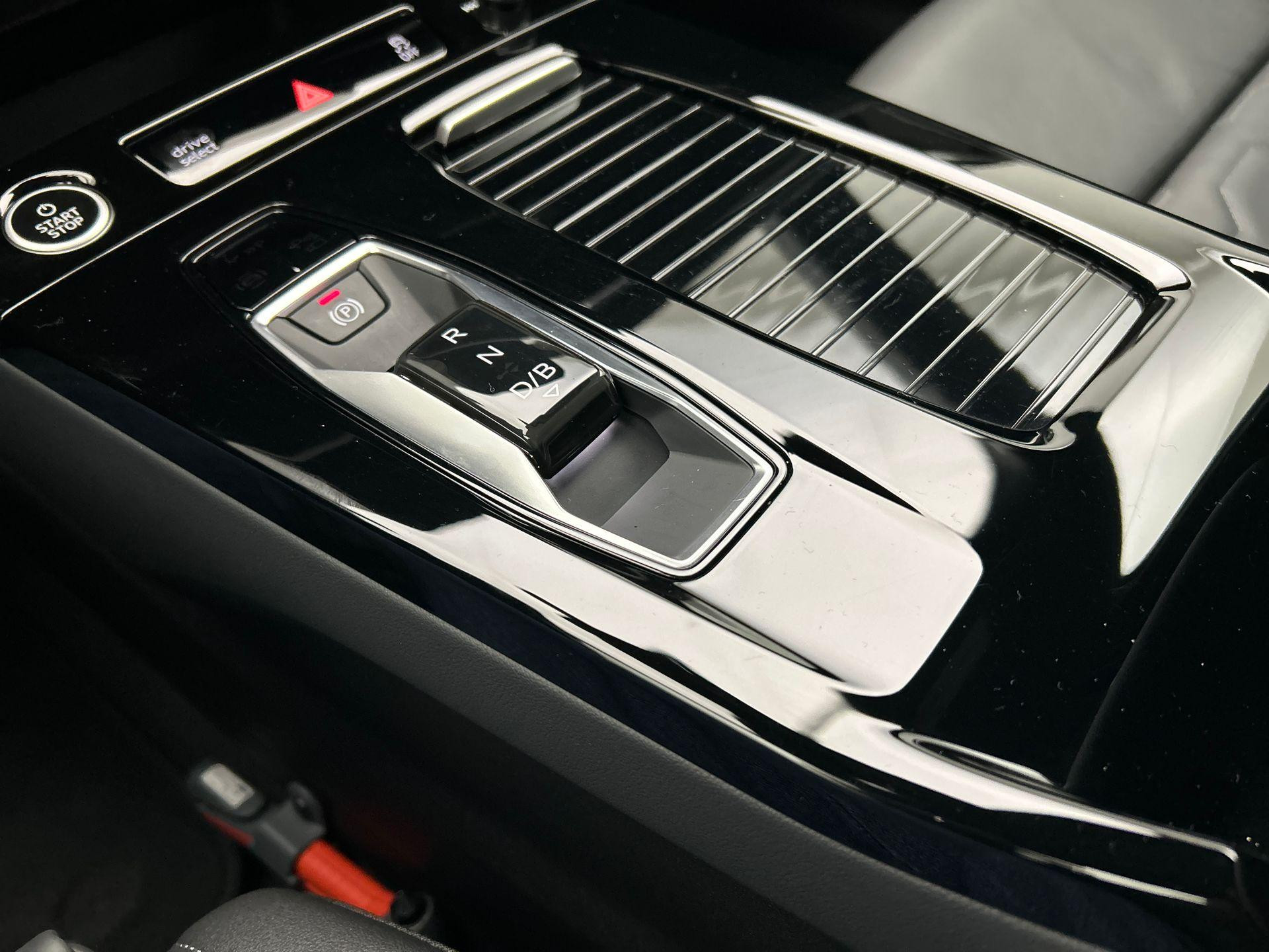 Hoofdafbeelding Audi A6 Avant e-tron