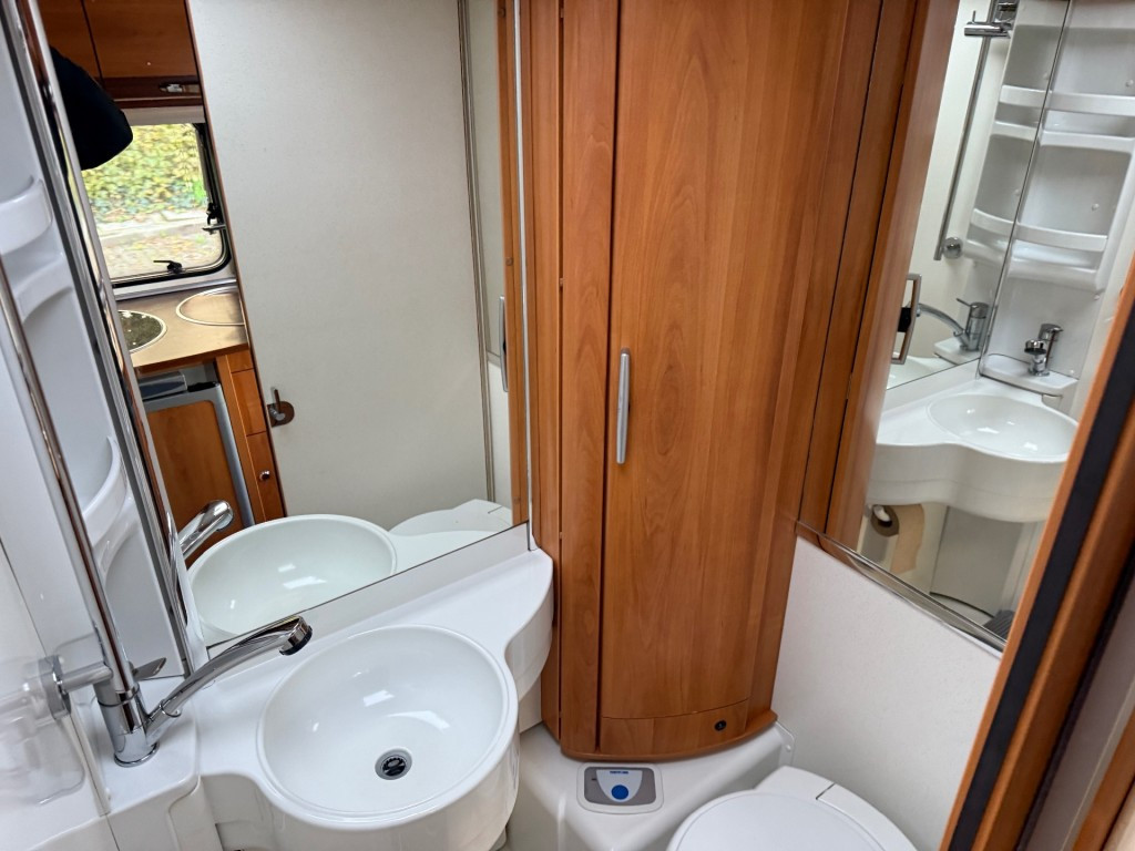 Hoofdafbeelding Hymer Exsis  562 Silverline