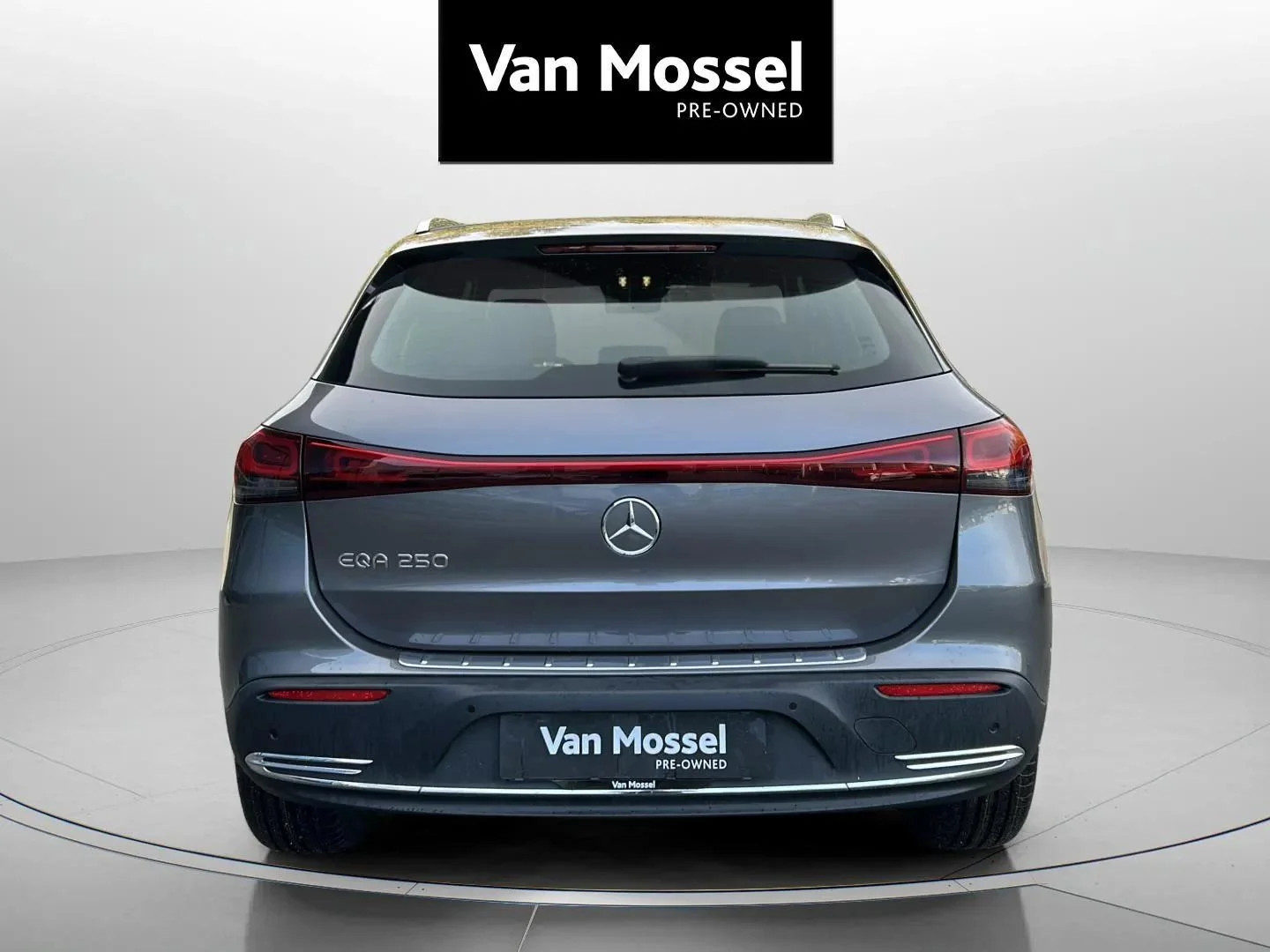 Mercedes-Benz-EQA-image-5