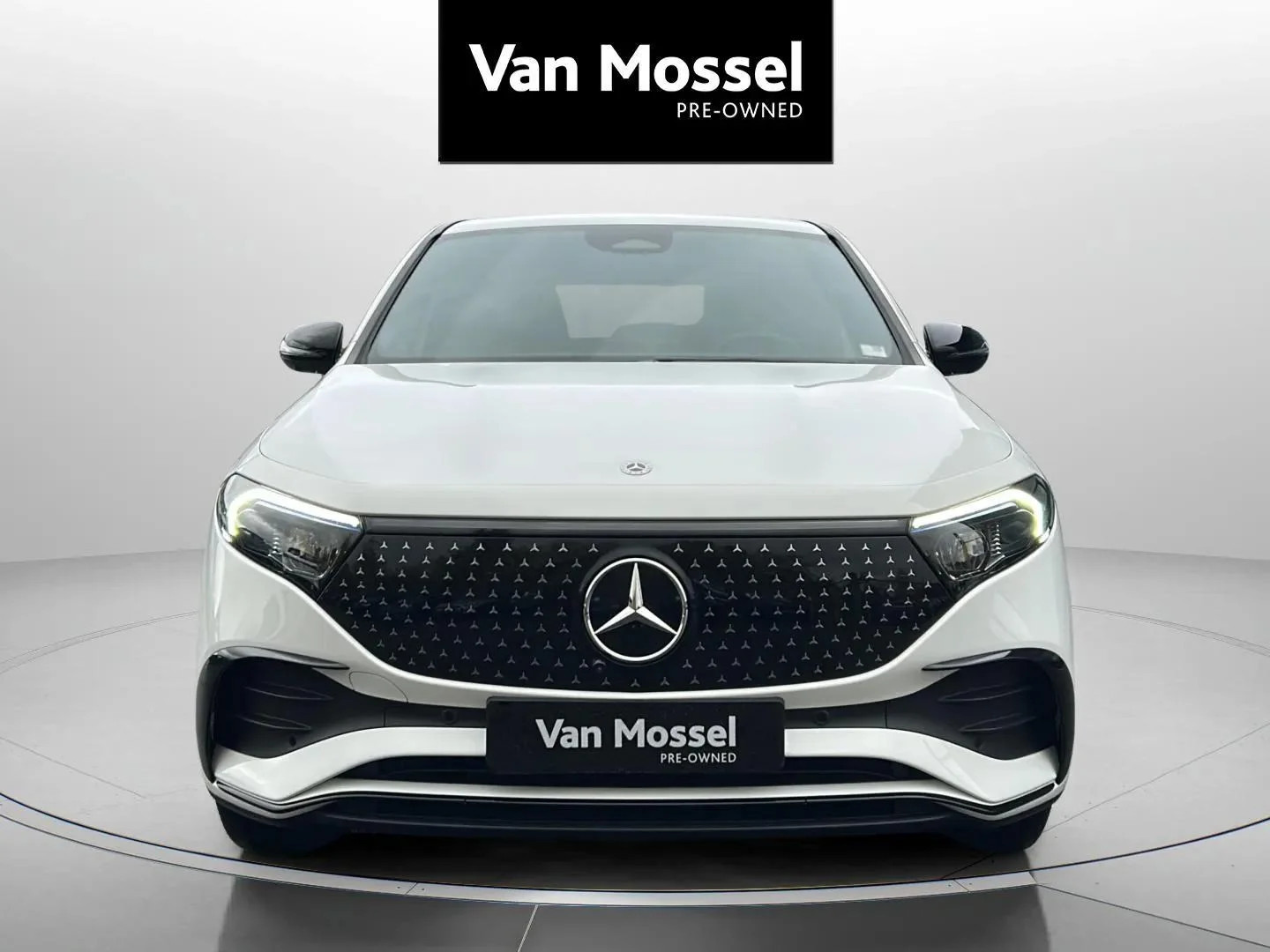 Mercedes-Benz-EQA-image-1