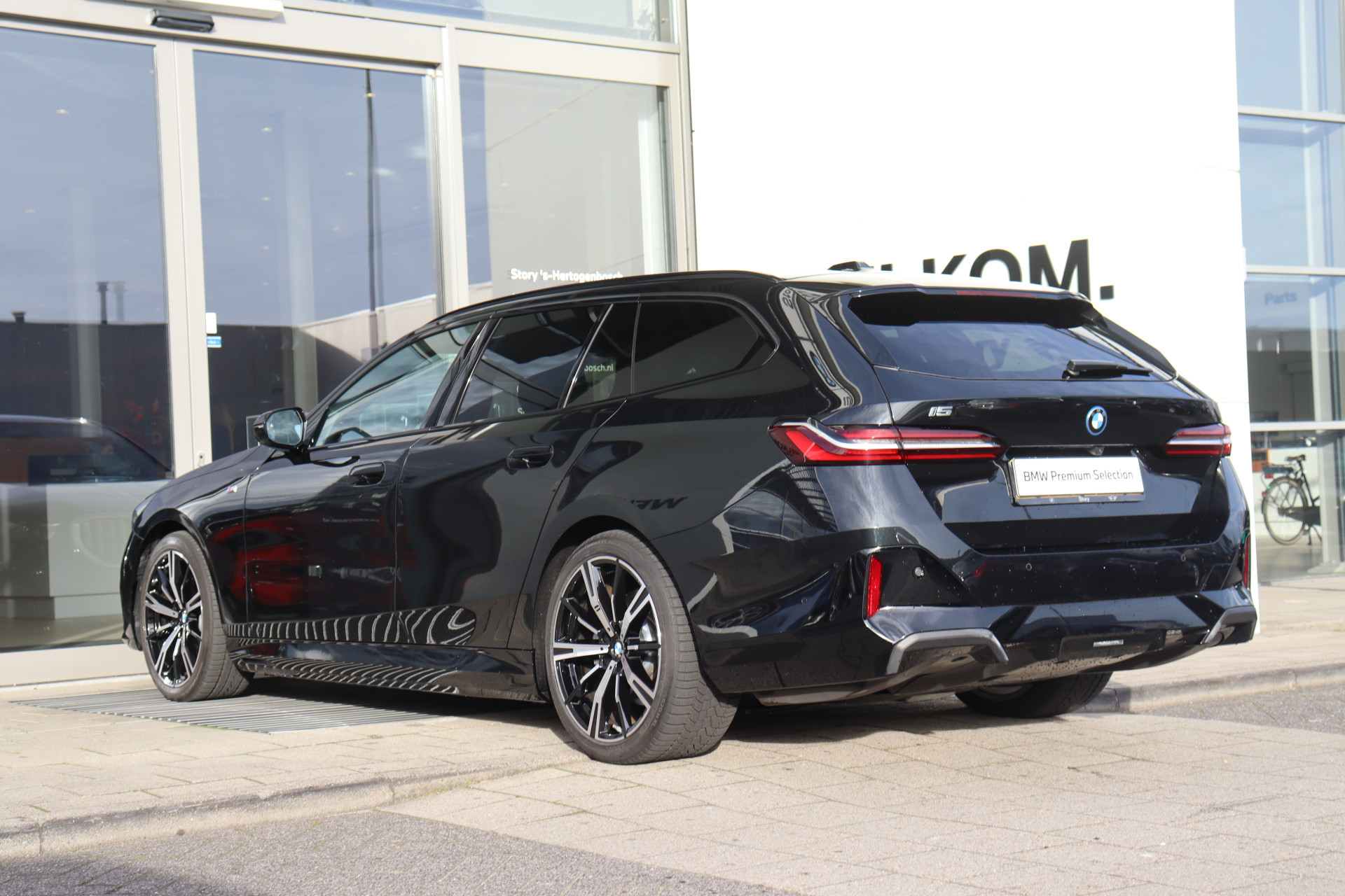 Hoofdafbeelding BMW i5