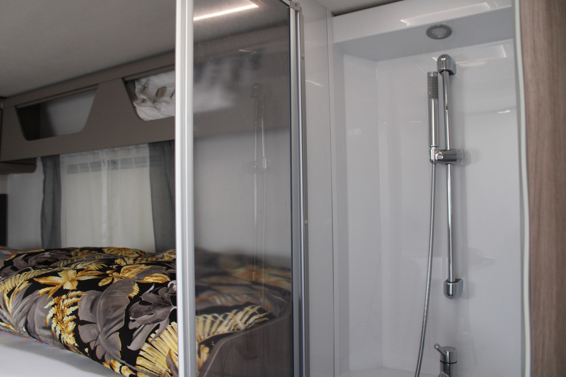 Hoofdafbeelding Carado T680/T447T