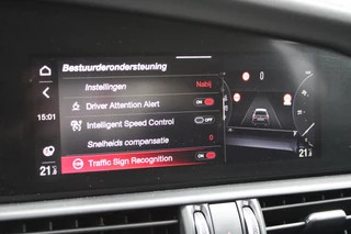 Alfa Romeo Giulia Alfa Romeo Giulia 2.0 T 280PK GME AWD VELOCE | ROSSO ETNA | SPERDIFFERENTIEEL Q4 | HARMAN KARDON BEAUTIFUL SOUND PACK 900W INCLUSIEF LEDEREN DASHBOARD | ALARM SYSTEEM | RIJASSISTENPAKKET | DODEHOEK DETECTIE | ELEKTRISCH BEDIENBARE VOORSTOELEN MET GEHEUGEN FUNCTIE | LEDEREN BEKLEDING | ZWARTE HEMELBEKLEDING | FULL LED MATRIX KOPLAMPEN | NAVIGATIE | APPLE CARPLAY/ANDROID AUTO | PARKEERSENSOREN VOOR EN ACHTER | 19