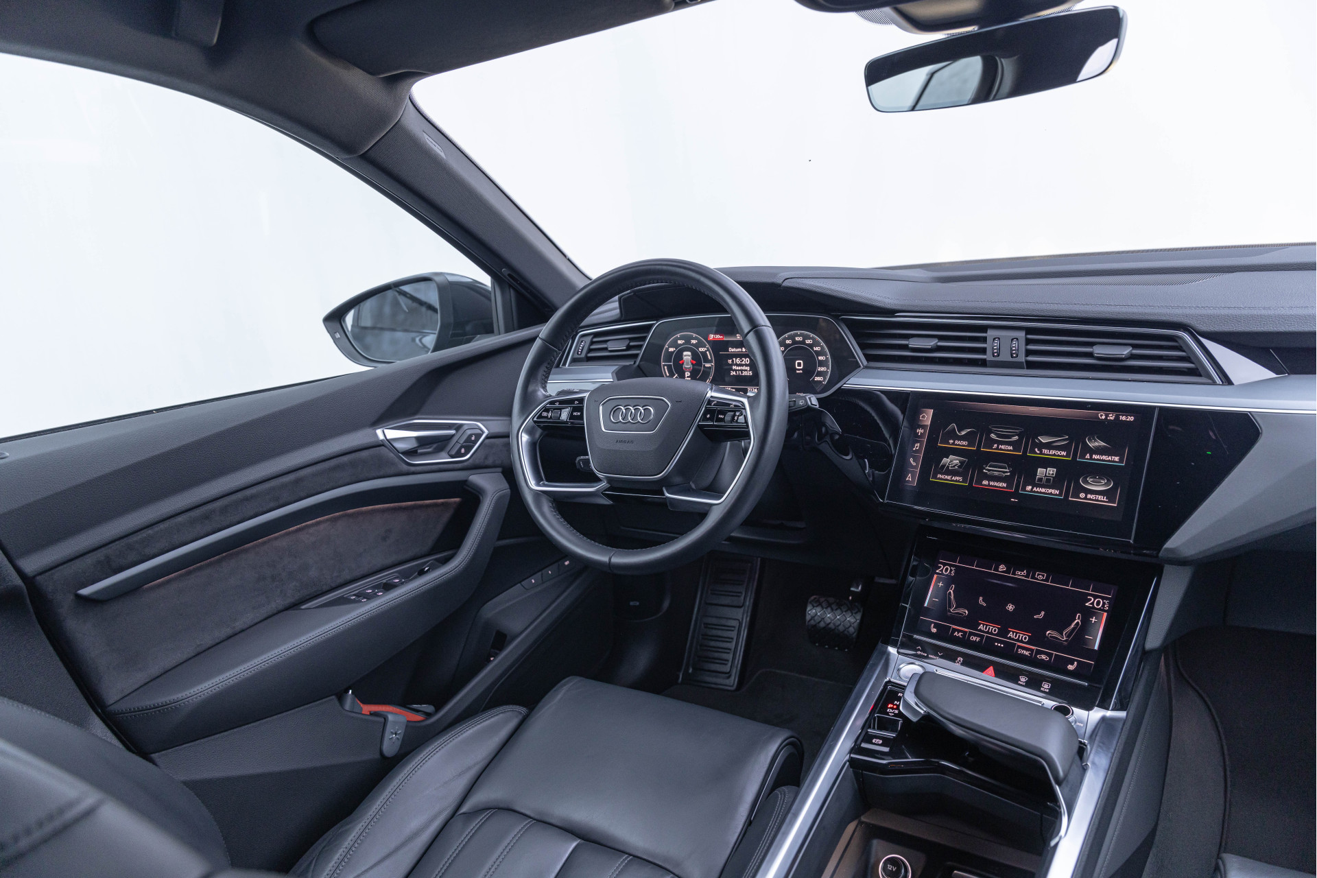 Hoofdafbeelding Audi e-tron