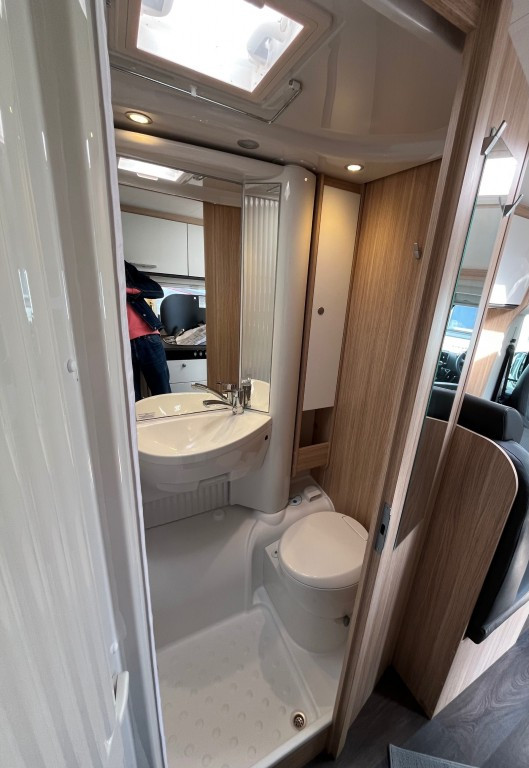 Hoofdafbeelding Sunlight V69 Adventure Ed. Queensbed Zonnepaneel