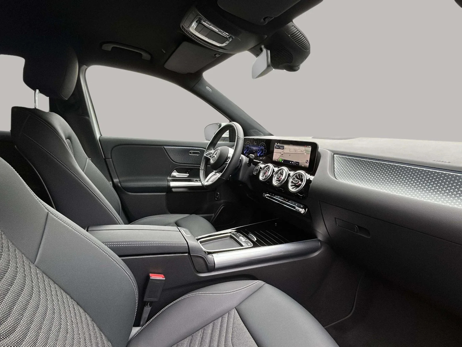 Mercedes-Benz-EQA-image-12