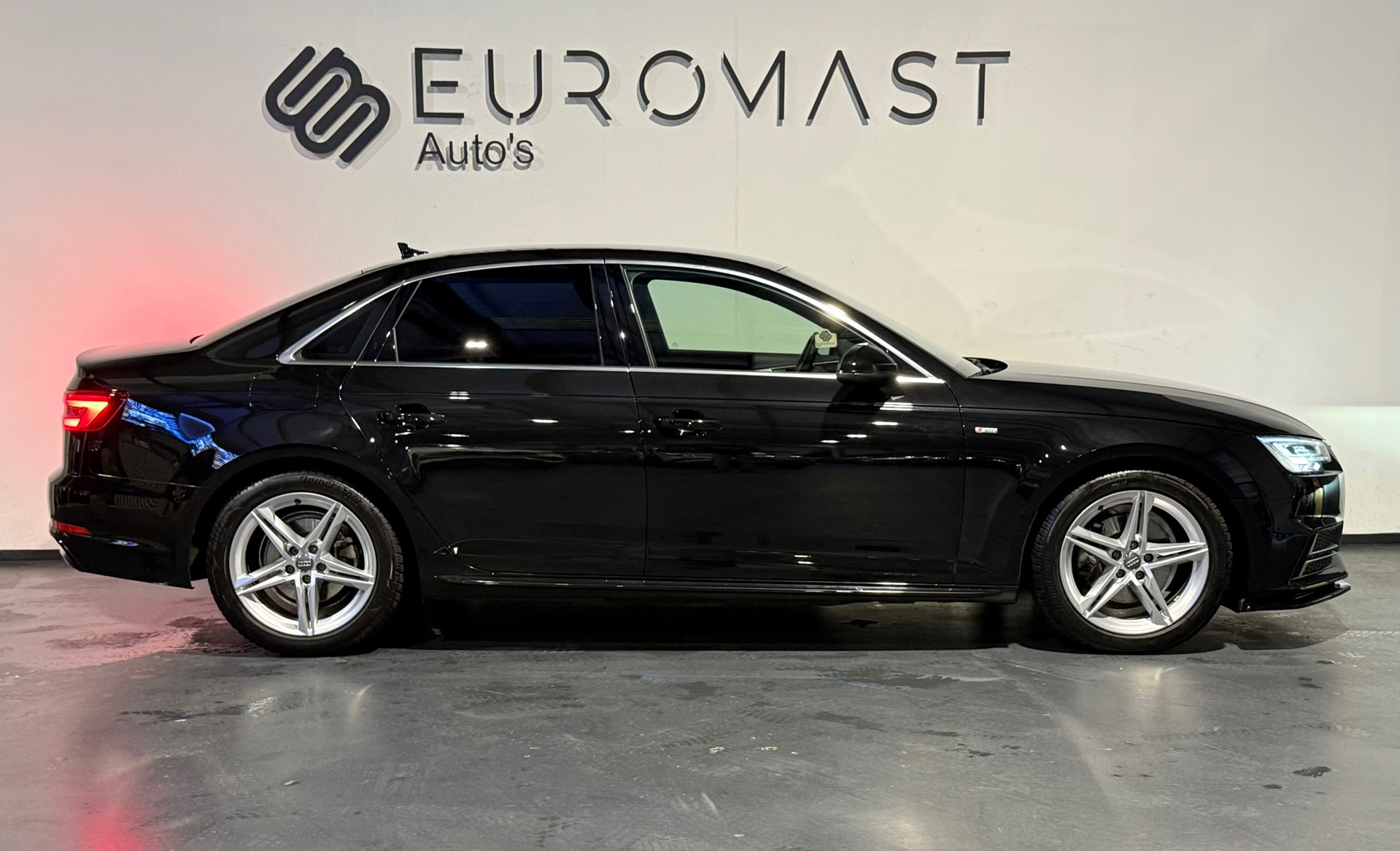 Hoofdafbeelding Audi A4