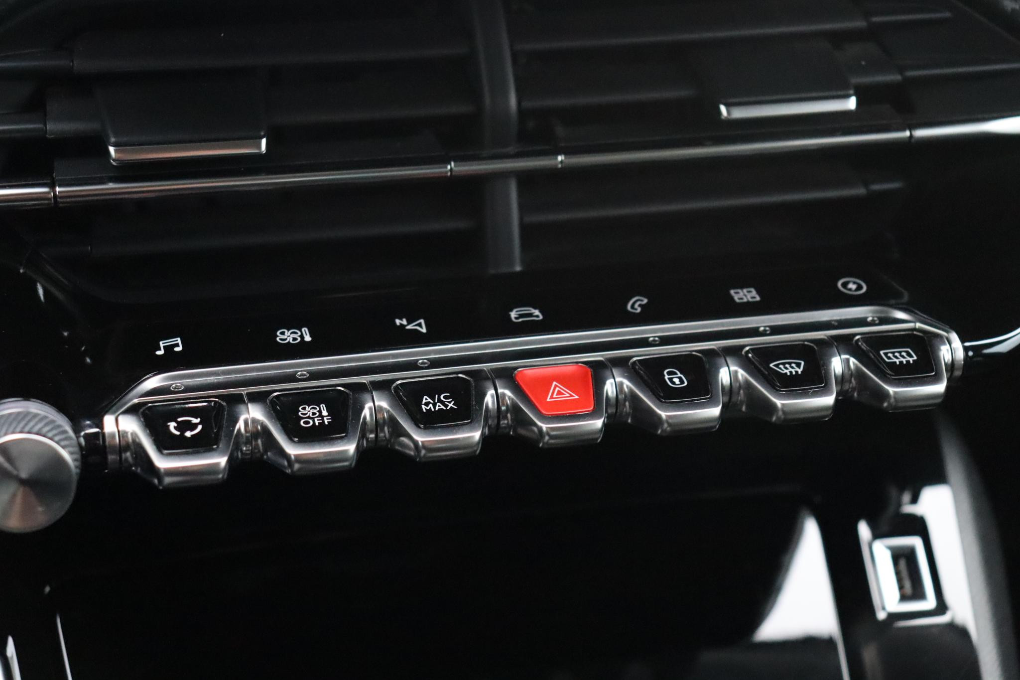 Hoofdafbeelding Peugeot e-208