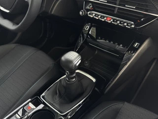 Peugeot 208 Peugeot 208 1.2 ALLURE VIR.COCKPIT ✅100PK ✅CARPLAY NAVI LMV LED ✅STOELVERW. ✅360CAM ADAP.CRUISE KEYLESS 2024 - afbeelding nr 35