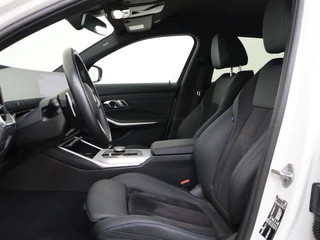 BMW 3 Serie BMW 3 Serie Touring 318i M-Sport | Headup | Cruise | LM18