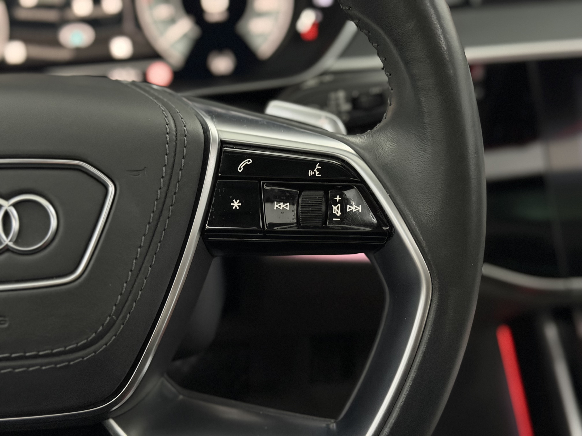 Hoofdafbeelding Audi A8