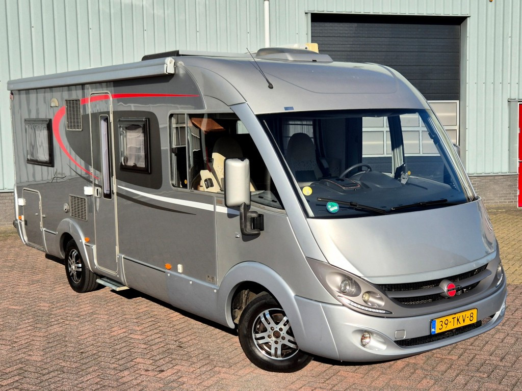 Hoofdafbeelding Bürstner Aviano I684 Zeer Complete Camper