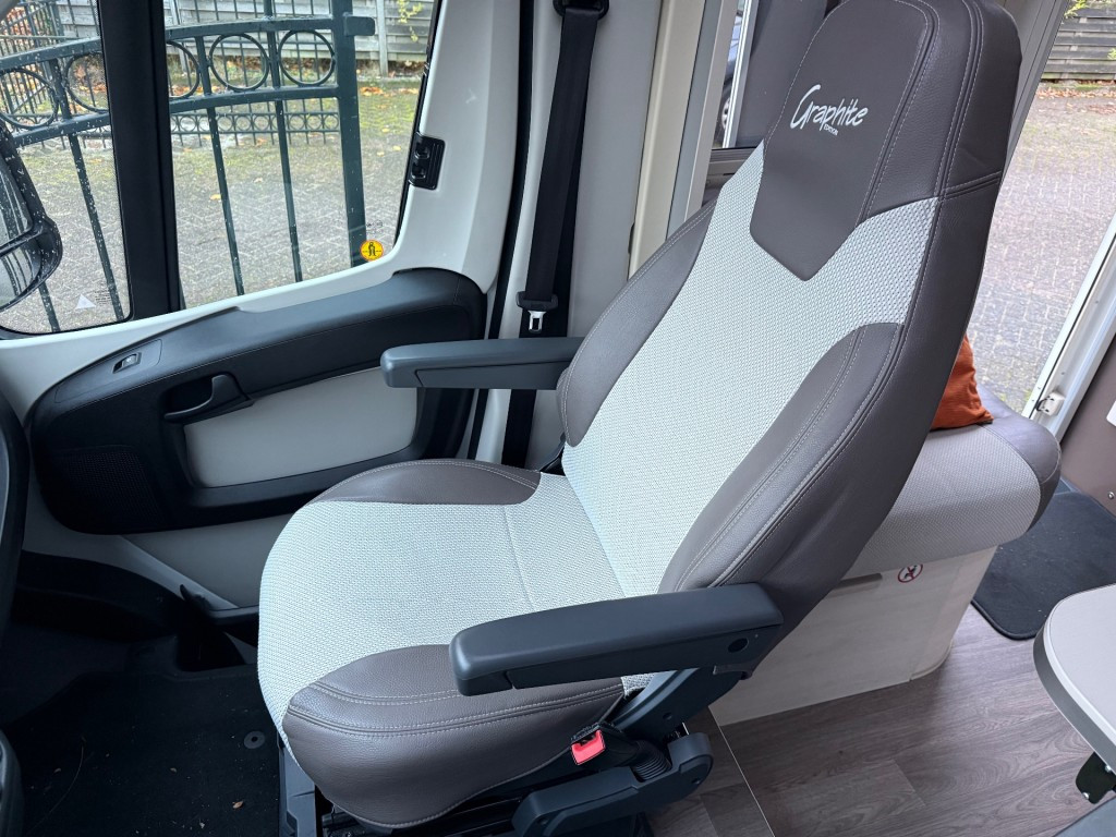 Hoofdafbeelding Challenger Challenger Graphite 398 Xlb