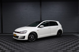 Volkswagen Golf 2.0 TSI GTI DSG | Panoramadak | Leder | Clubsport demper | 19 inch velgen | Nederlandse Auto | Unike Kleur |