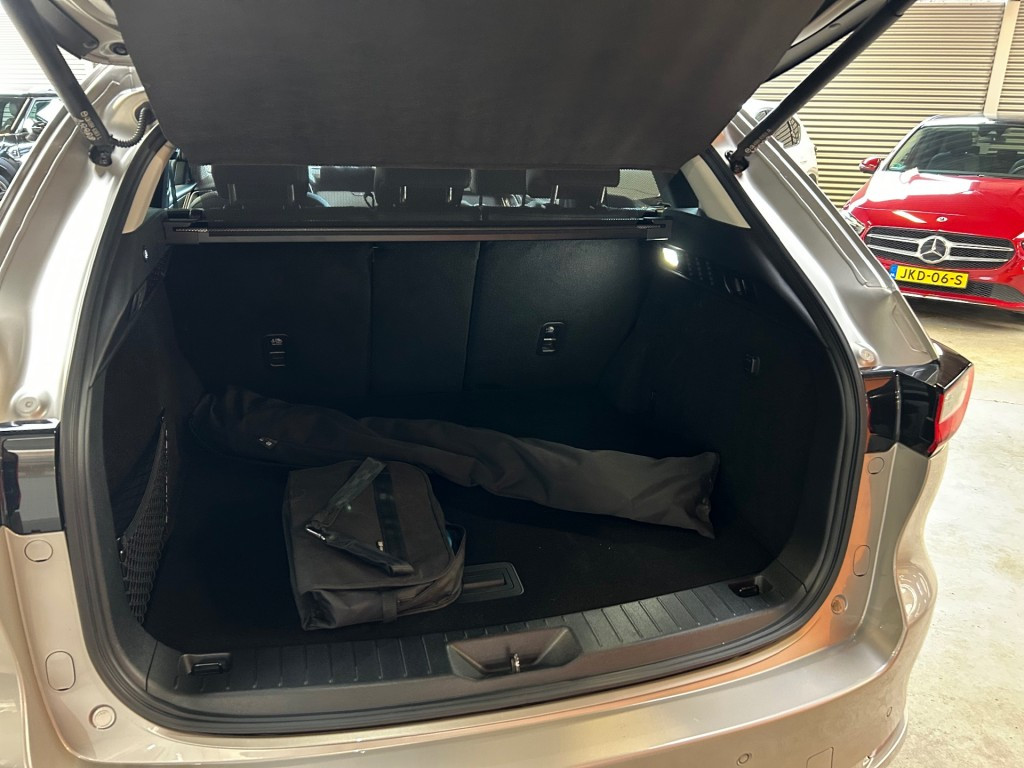 Hoofdafbeelding Mazda CX-60