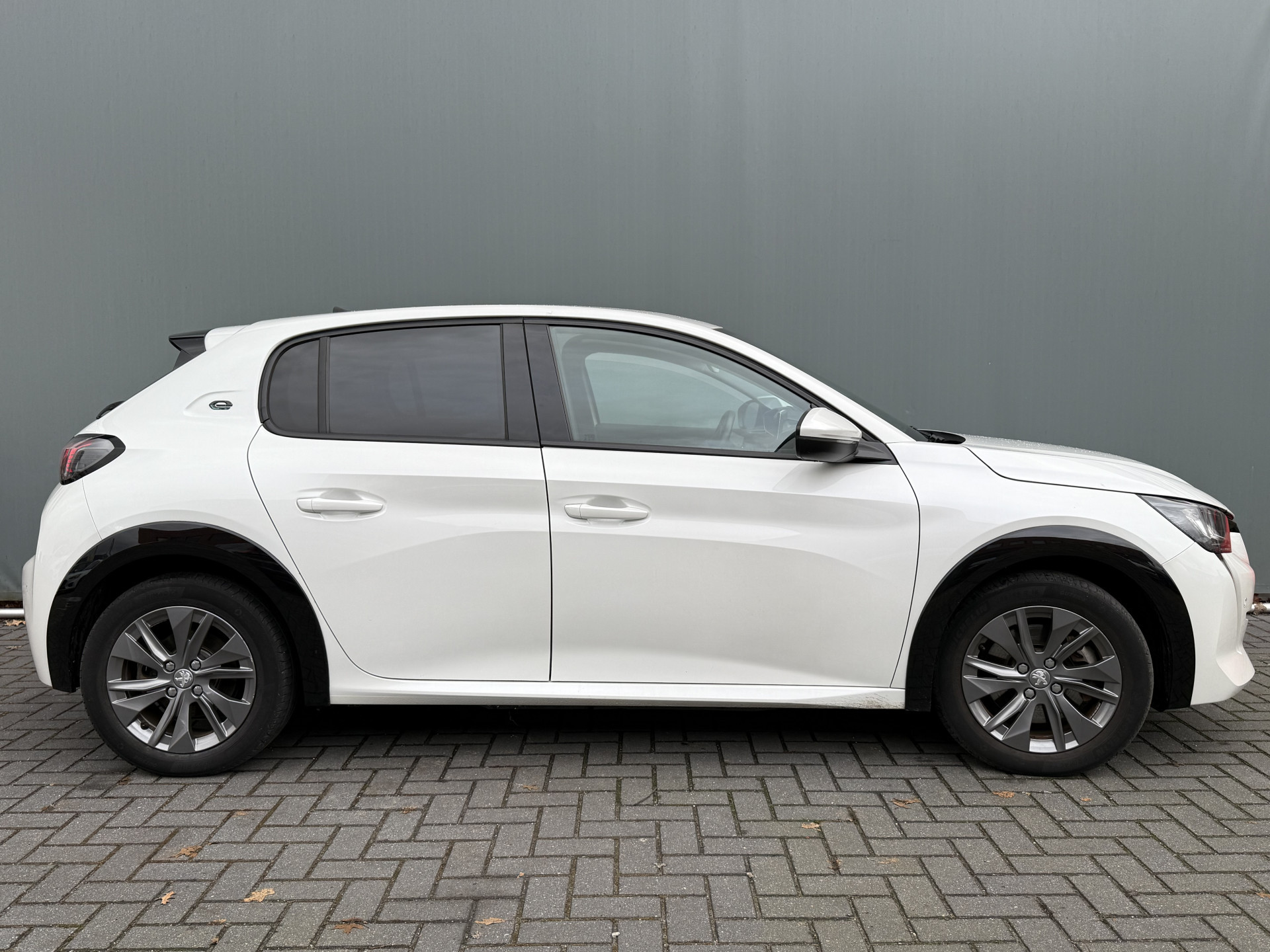 Hoofdafbeelding Peugeot e-208