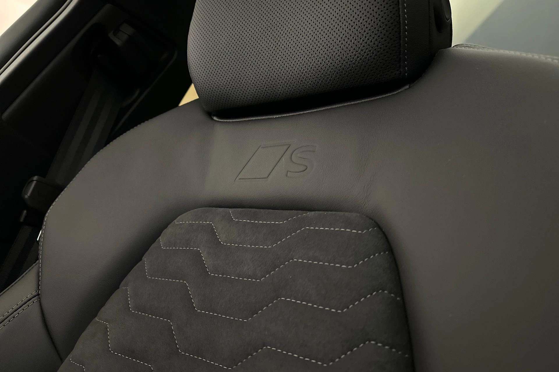 Hoofdafbeelding Audi A6 Avant e-tron