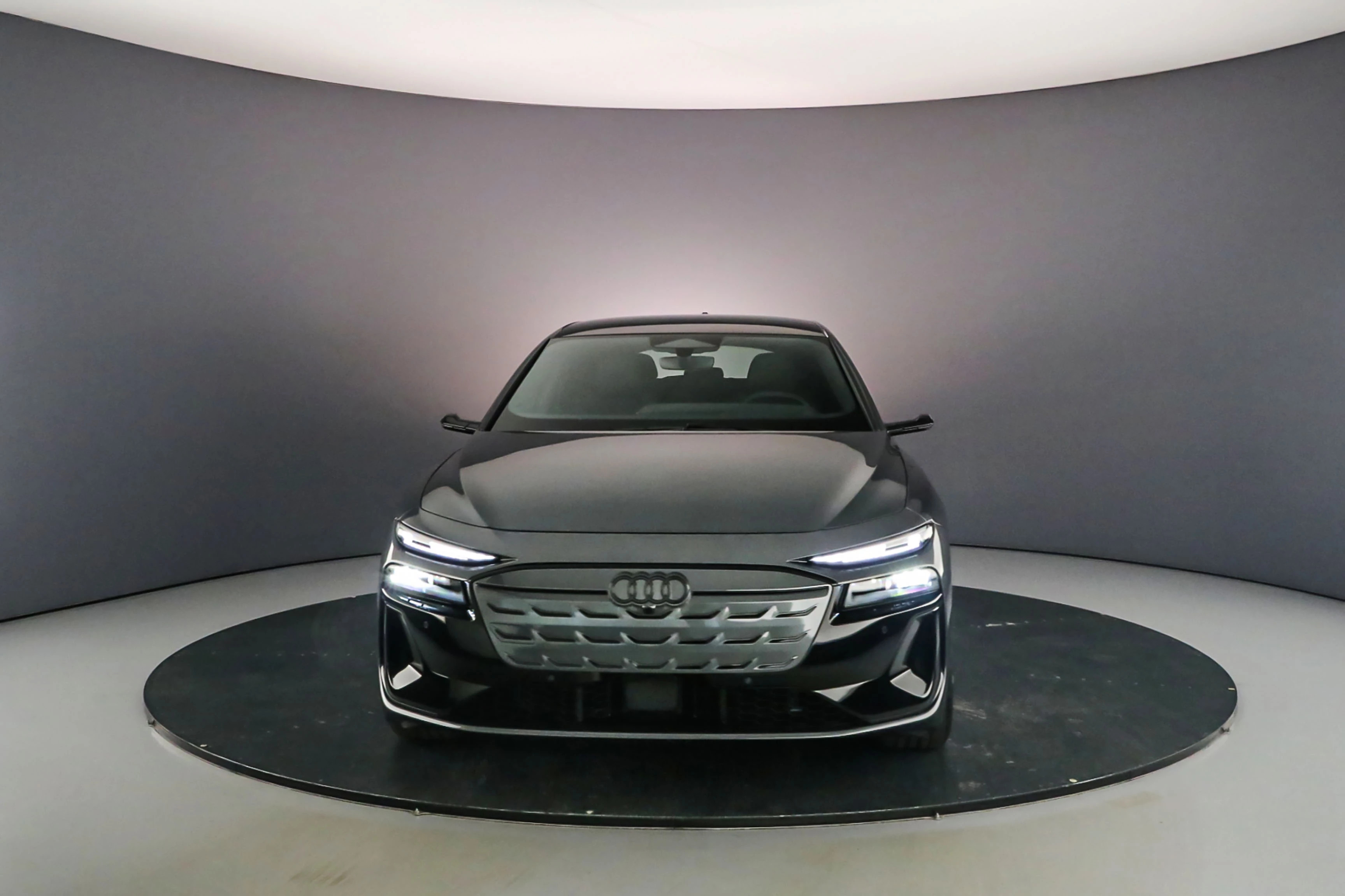 Hoofdafbeelding Audi A6 Avant e-tron