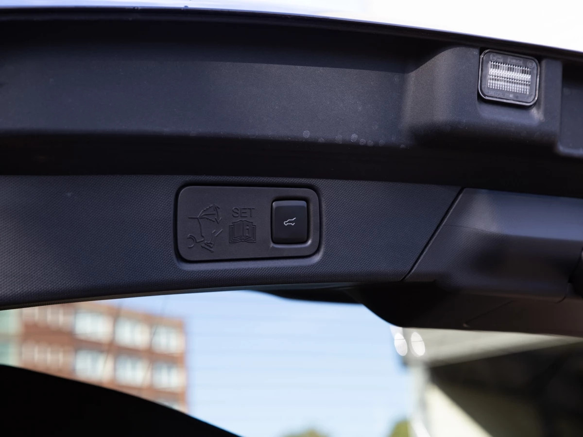 Ford-Mustang Mach-E-image-12