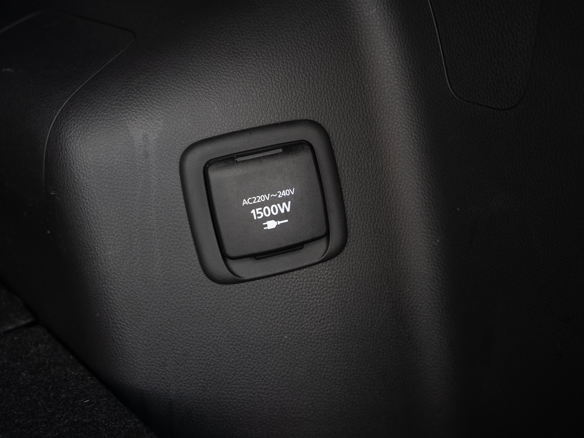 Mitsubishi-Eclipse Cross-image-10