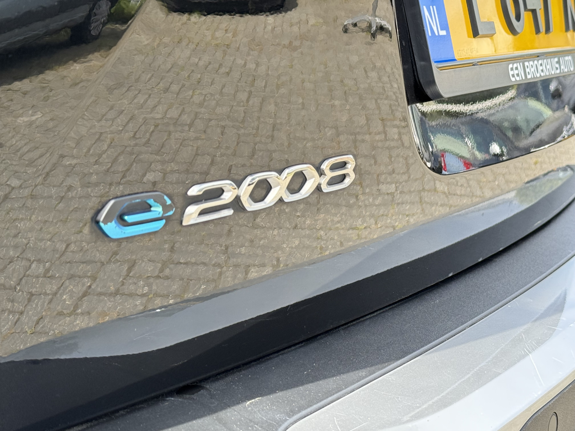Hoofdafbeelding Peugeot e-2008
