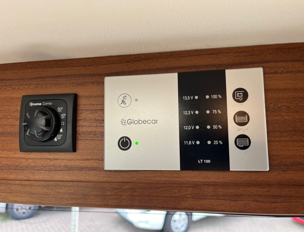 Hoofdafbeelding Pössl Globecar 640 Enkele Bedden Zopnnepaneel