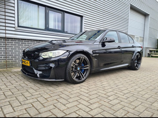 Hoofdafbeelding BMW M3 BMW M3 F80 LEDER NAVI CRUISE PDC CARBON BLACK ON BLACK