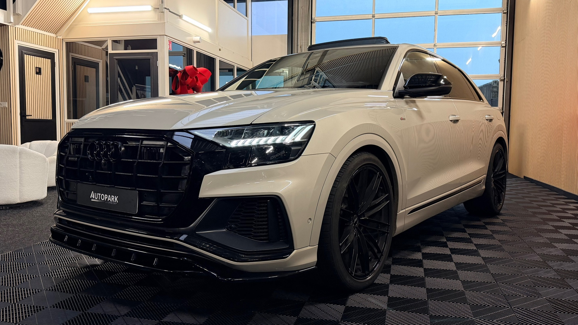 Hoofdafbeelding Audi Q8
