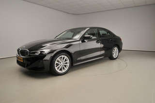 BMW 3 Serie Sedan 318i | LED | Navigatie | Clima | PDC | Cruise controle | DAB | Alu 17 inch