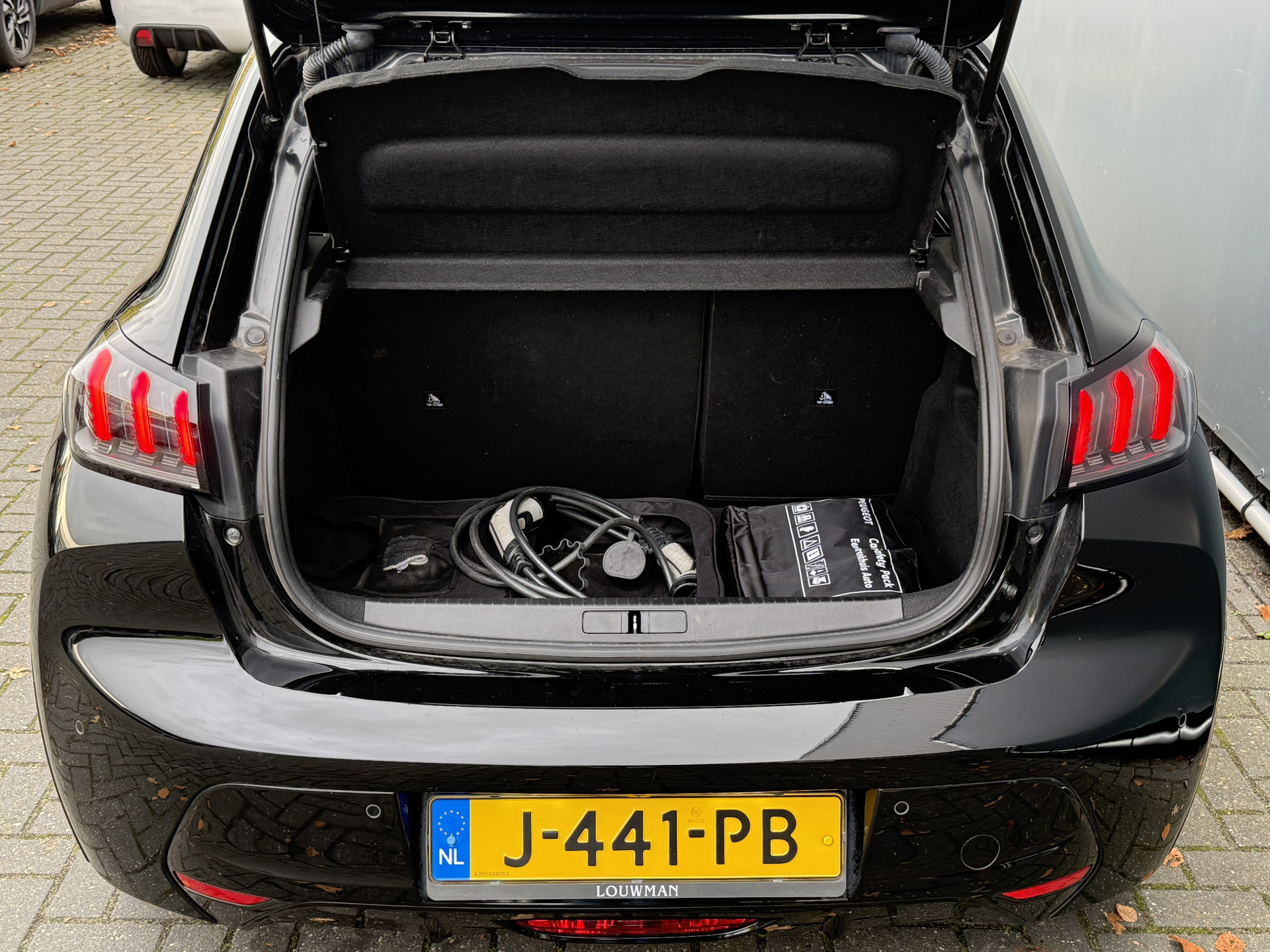 Hoofdafbeelding Peugeot e-208