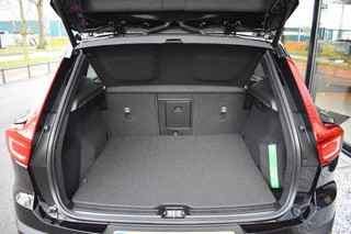 Volvo EX40 Volvo EX40 Twin Motor Ultra Black Edition 442pk/82kWh | Trekhaak | Pixel Le - afbeelding nr 34
