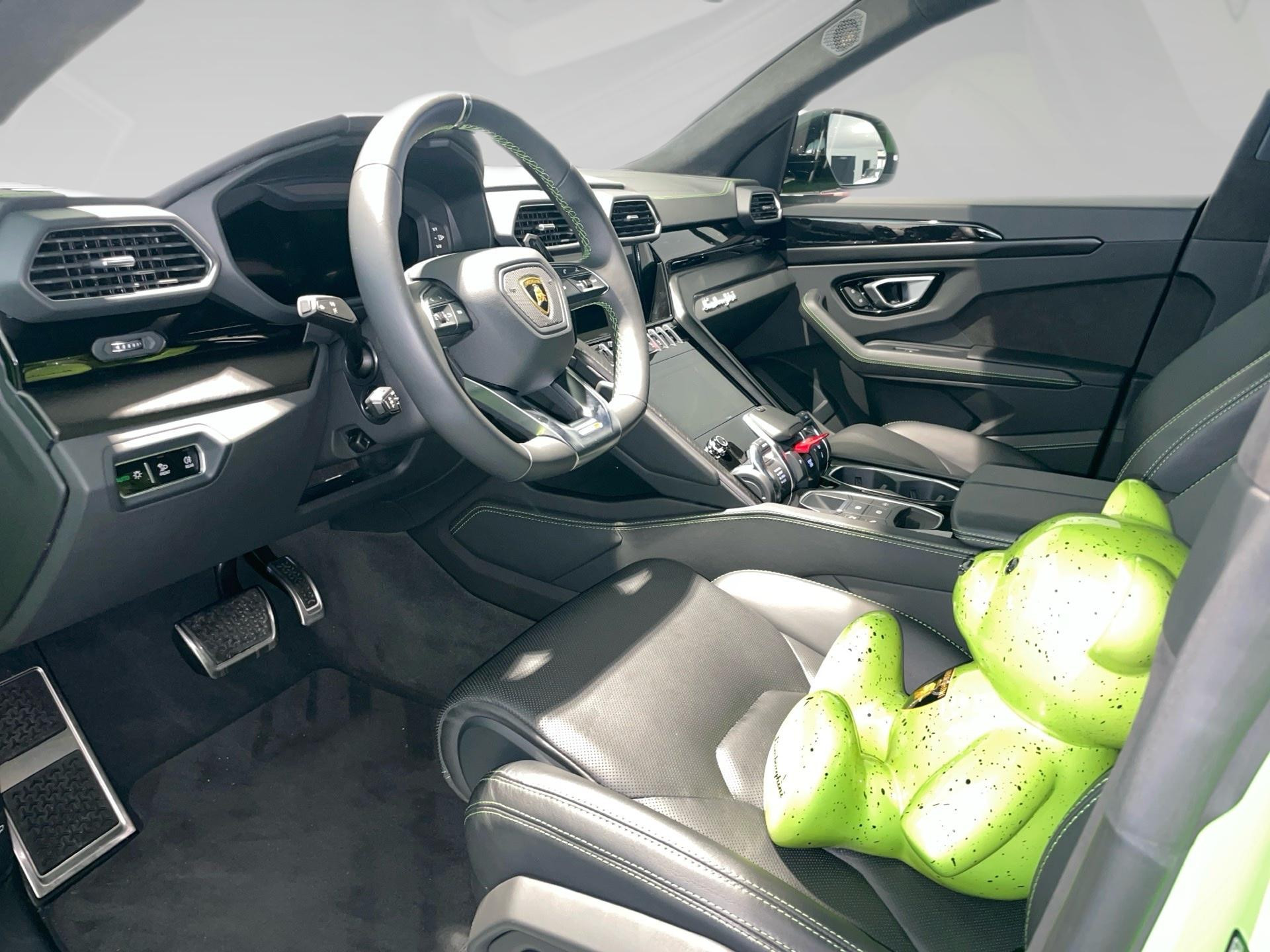 Lamborghini-Urus-image-16