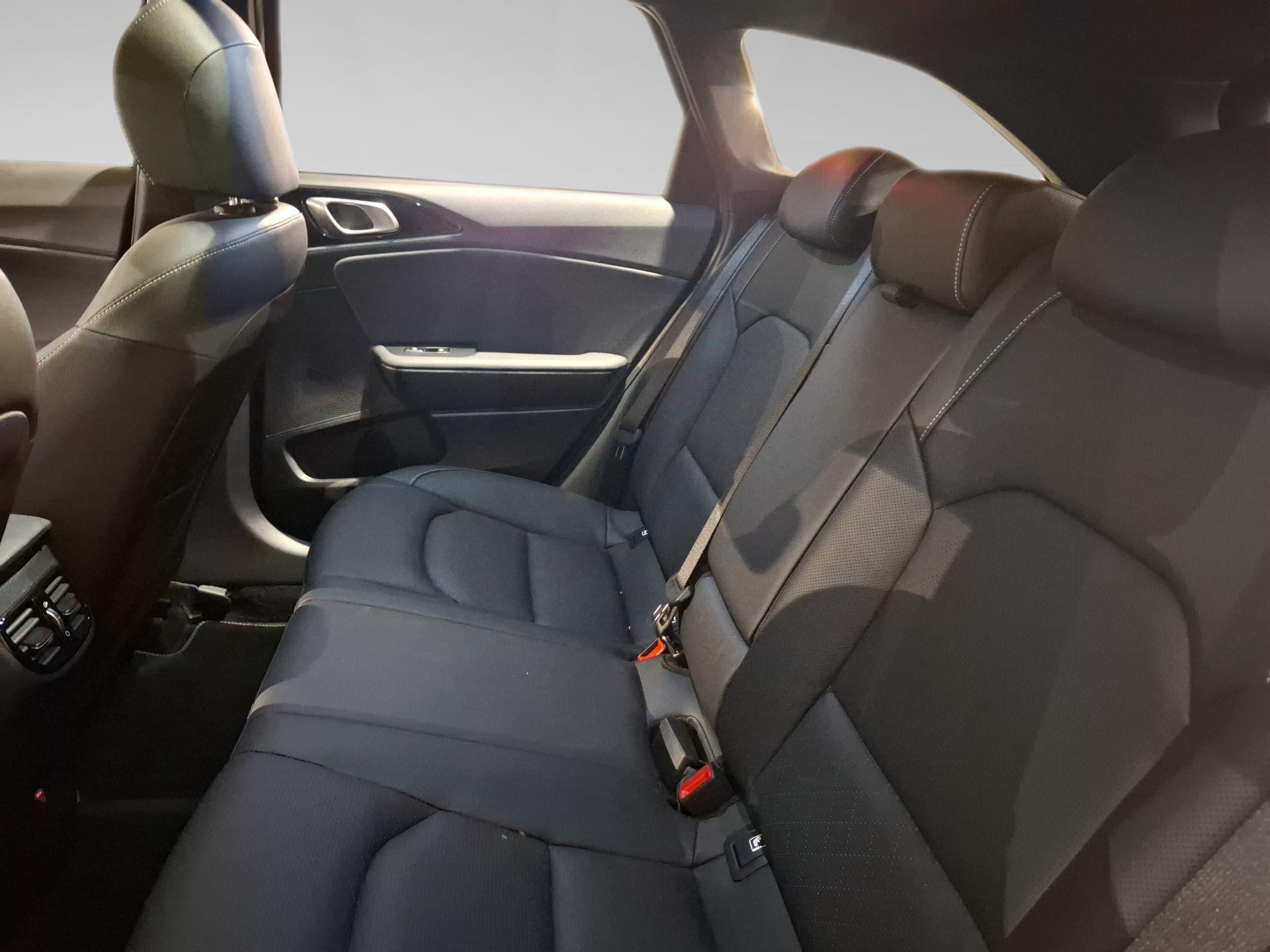 Kia-Ceed Sportswagon-image-10