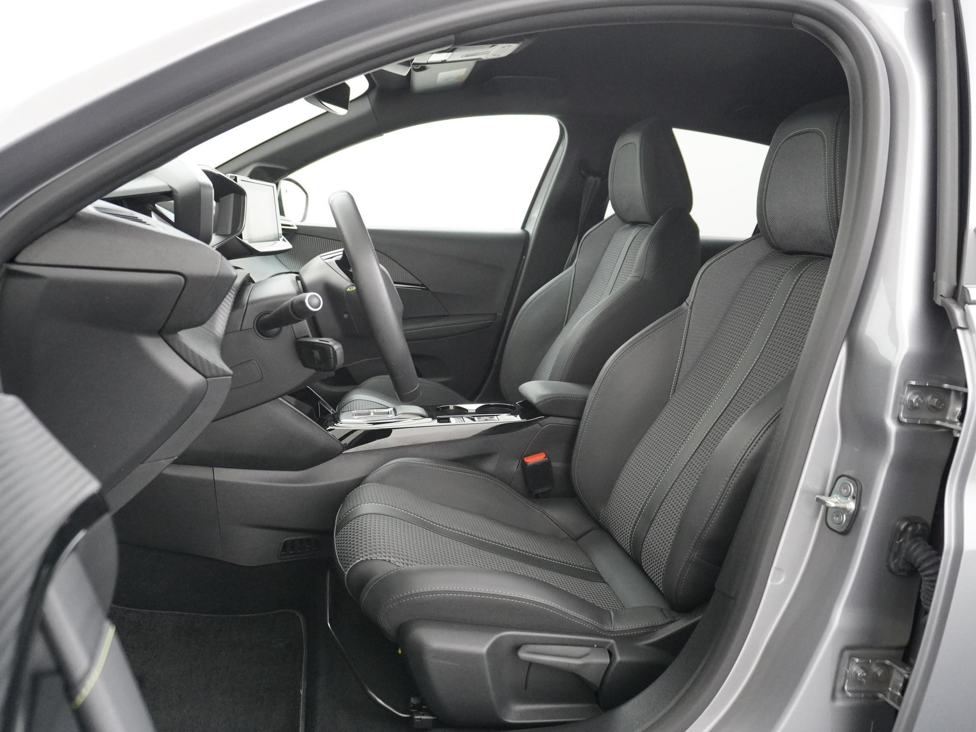 Hoofdafbeelding Peugeot e-208