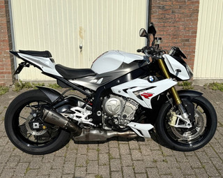 Hoofdafbeelding BMW S 1000 R BMW S 1000 R BMW S1000R 2014 AKRAPOVIC