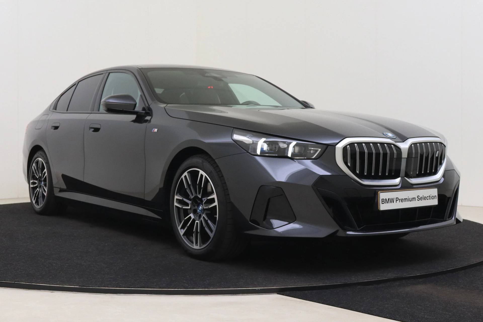 Hoofdafbeelding BMW i5