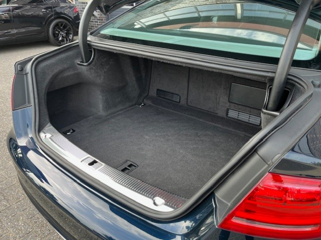 Hoofdafbeelding Audi S8