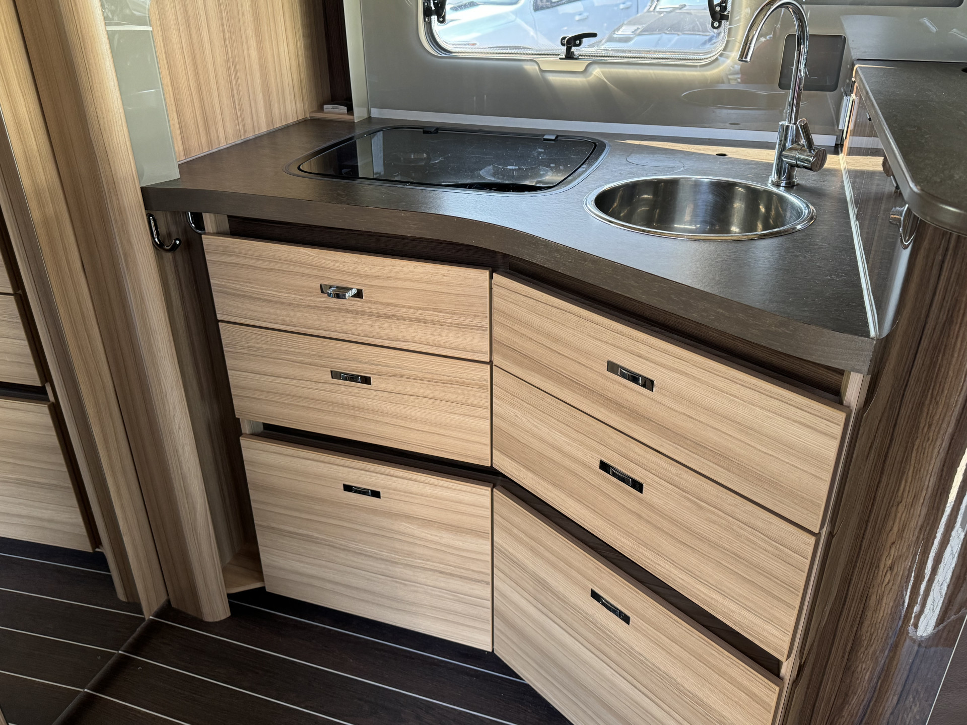 Hoofdafbeelding Knaus R03